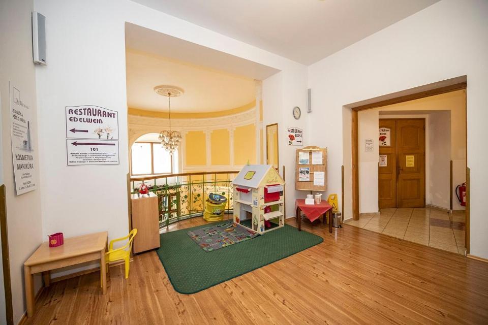 Hotel Flora Mariánské Lázně Extérieur photo