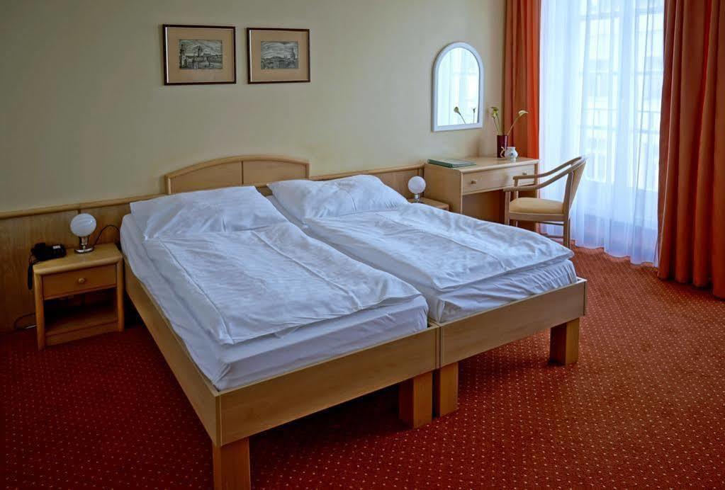 Hotel Flora Mariánské Lázně Extérieur photo